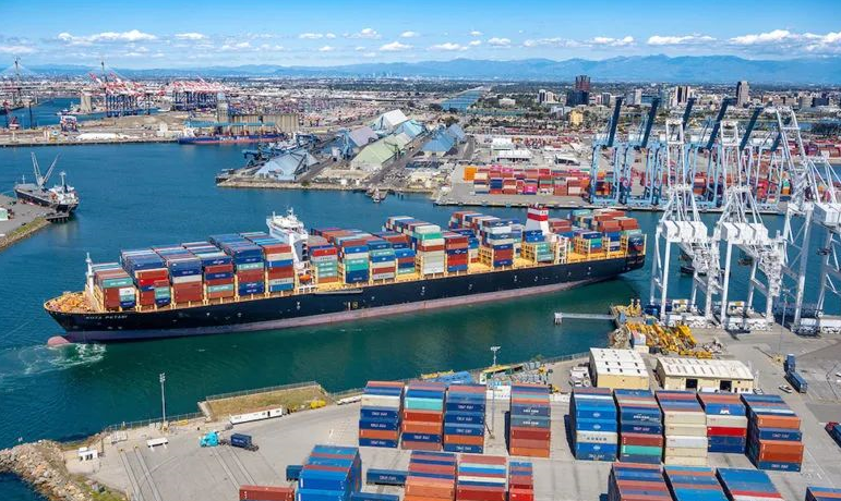 海運拼箱與整柜海運費用哪個成本更低？